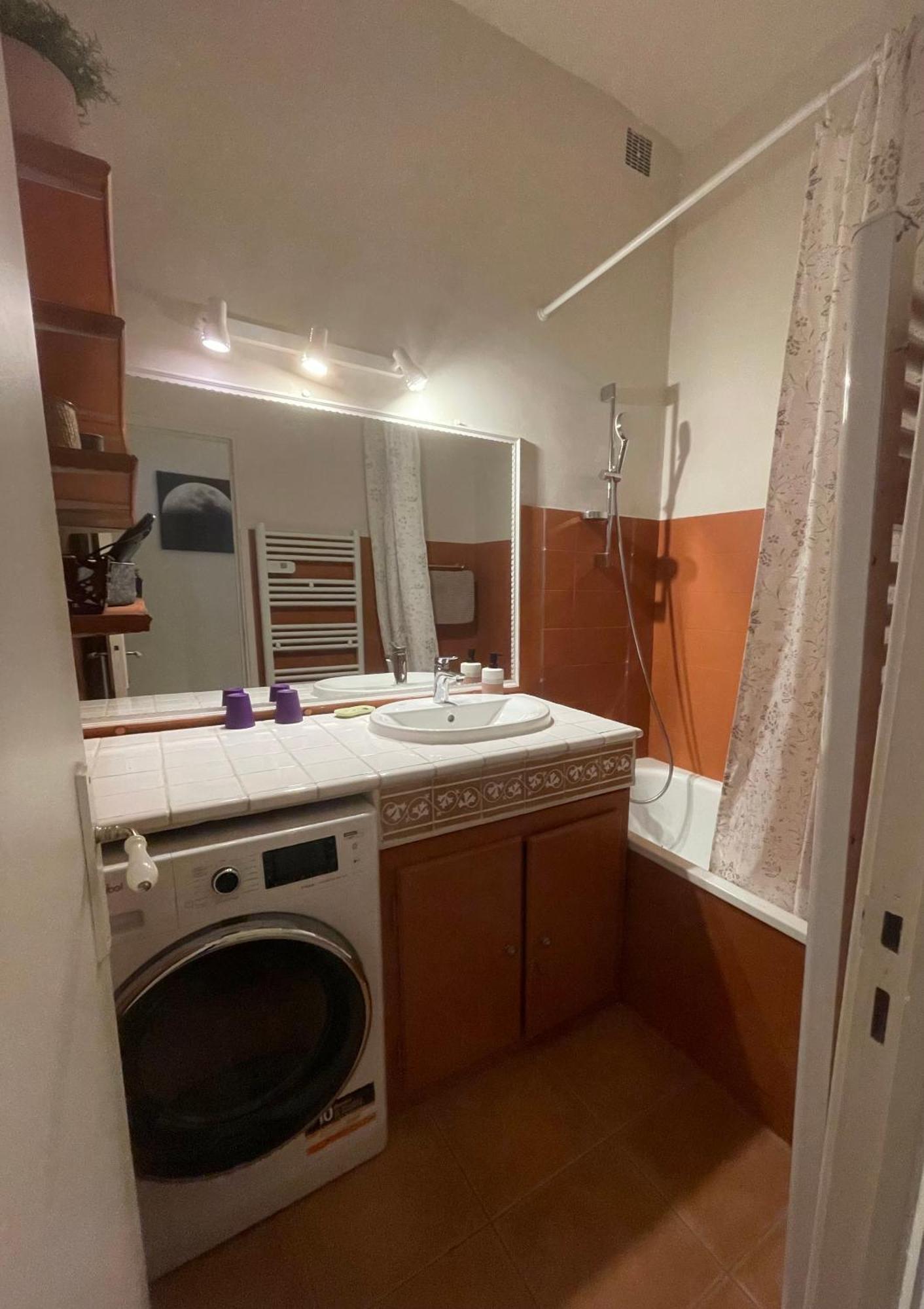 Appartement Au Centre D'Avignon Luaran gambar